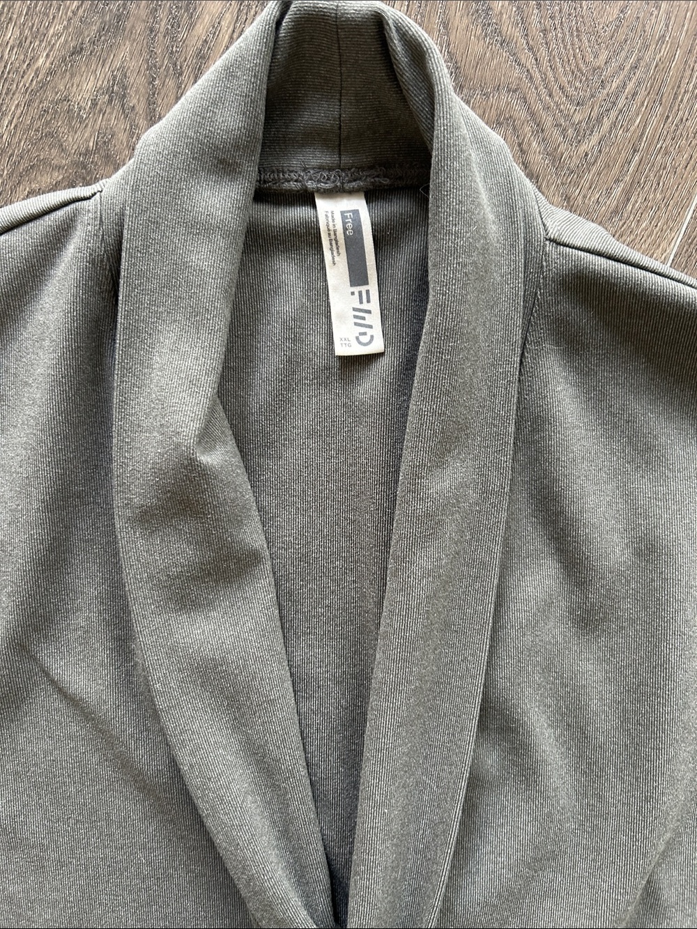 Free FWD Men's All Day Robe - Picture 3 of 7